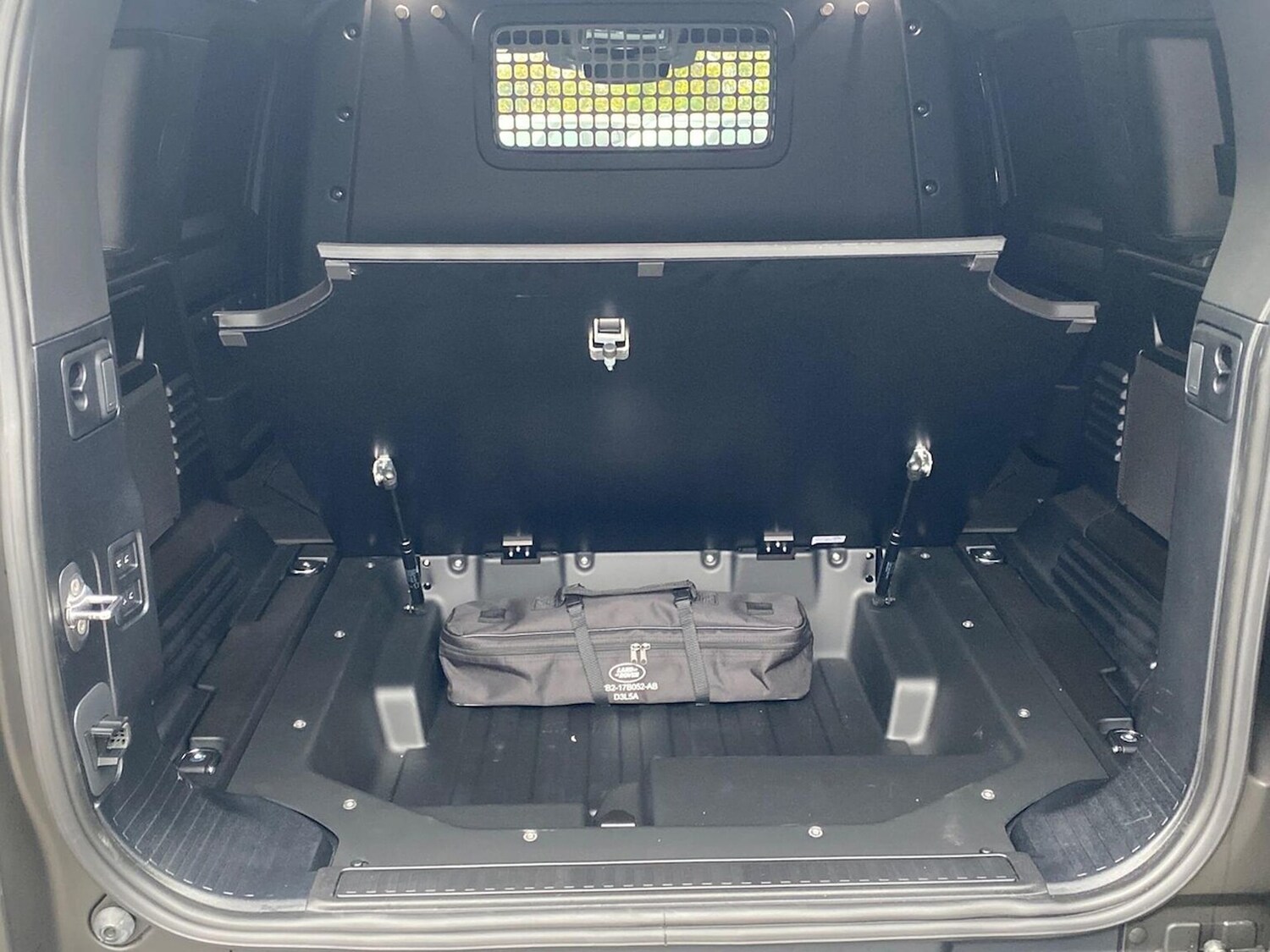 Used Land Rover Defender 2025 for sale - 76846079: Photo 31