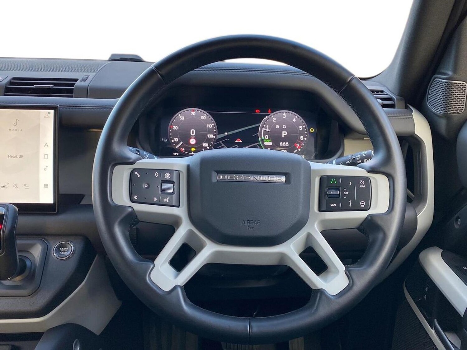 Used Land Rover Defender 2023 for sale - 76957537: Photo 15