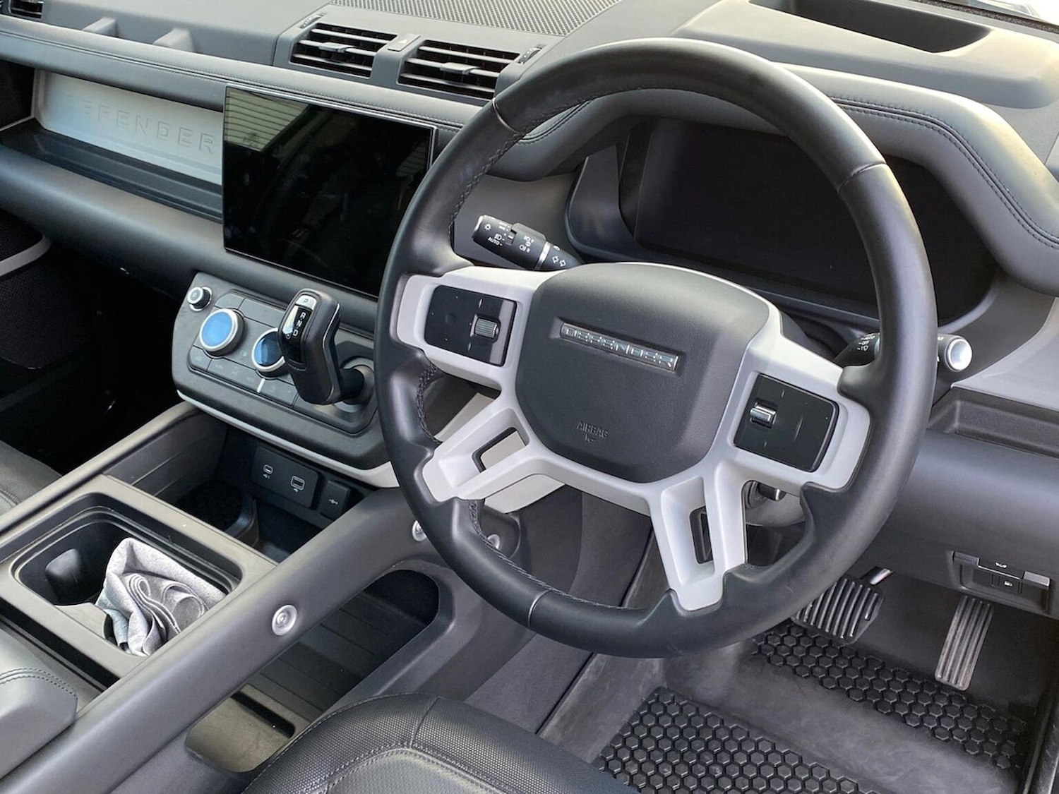 Used Land Rover Defender 2023 for sale - 76957537: Photo 27