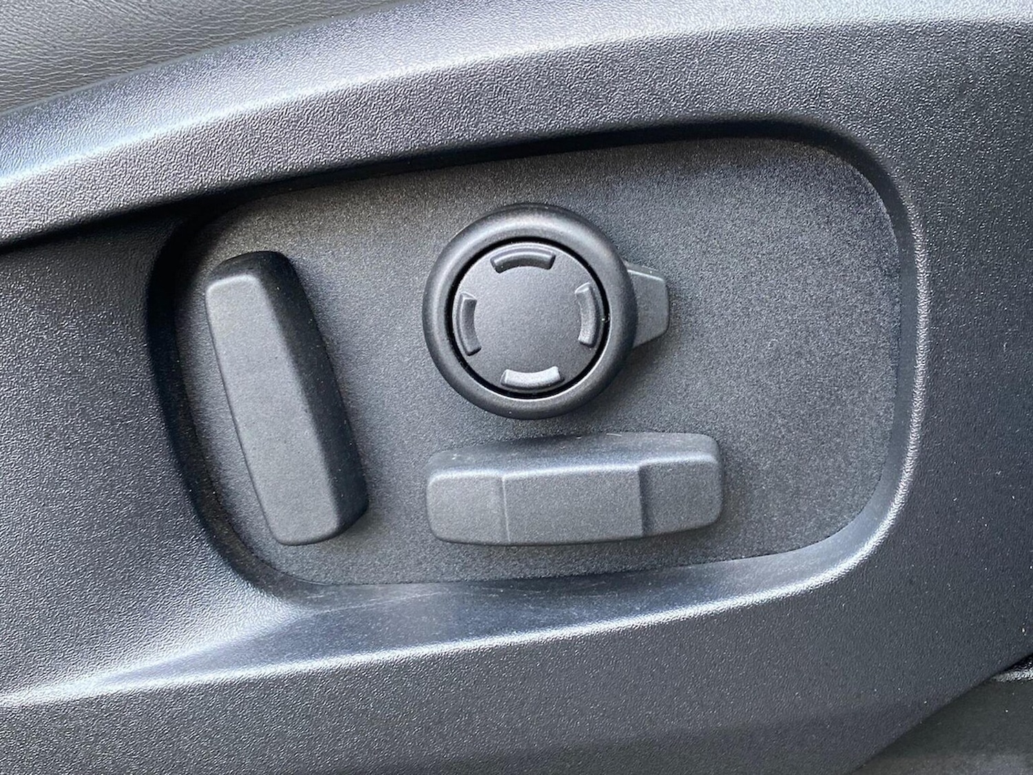 Used Land Rover Defender 2023 for sale - 76957537: Photo 28