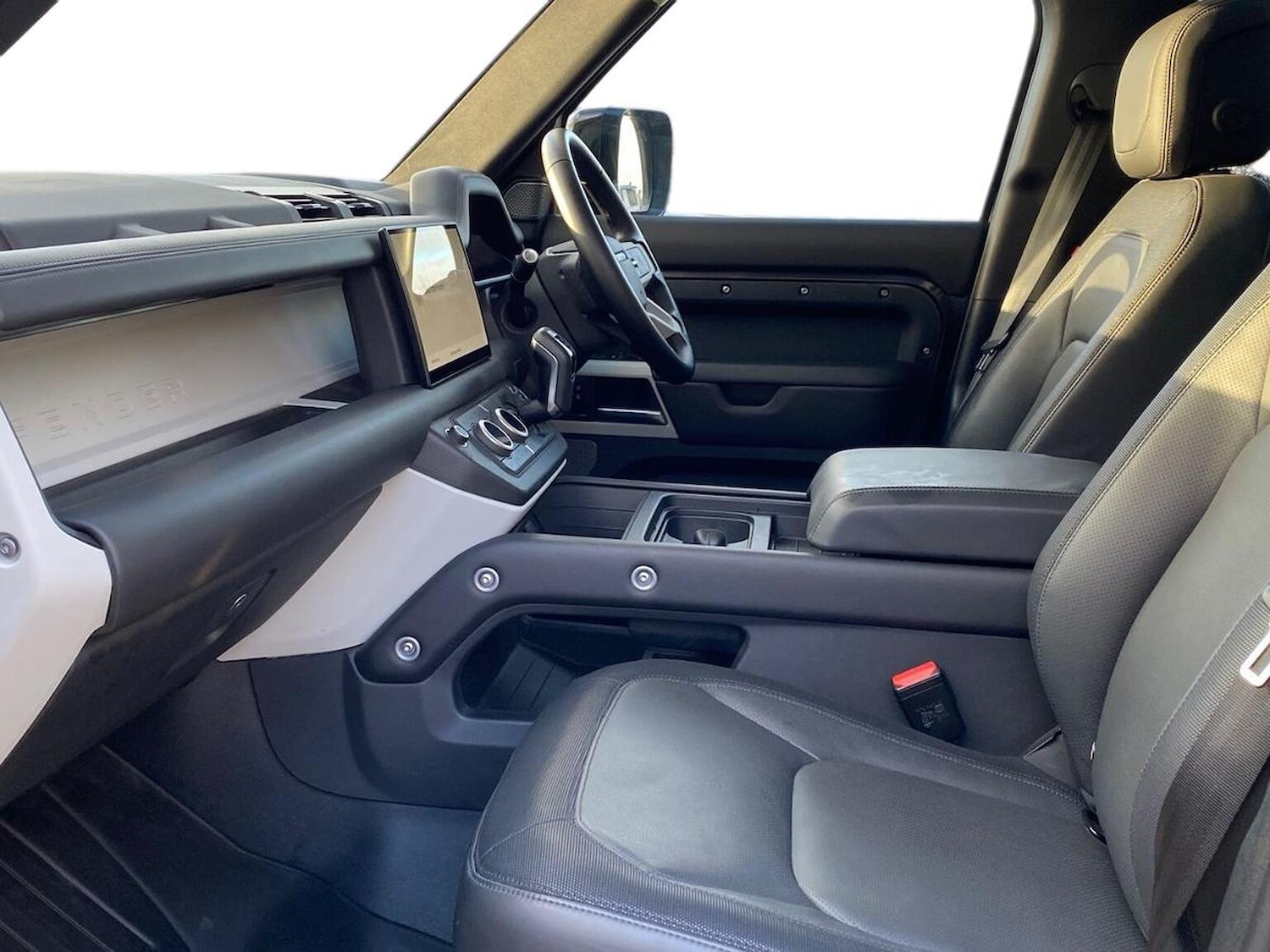 Used Land Rover Defender 2023 for sale - 76957537: Photo 3