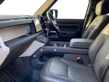 Used Land Rover Defender 2023 for sale - 76957537: Photo