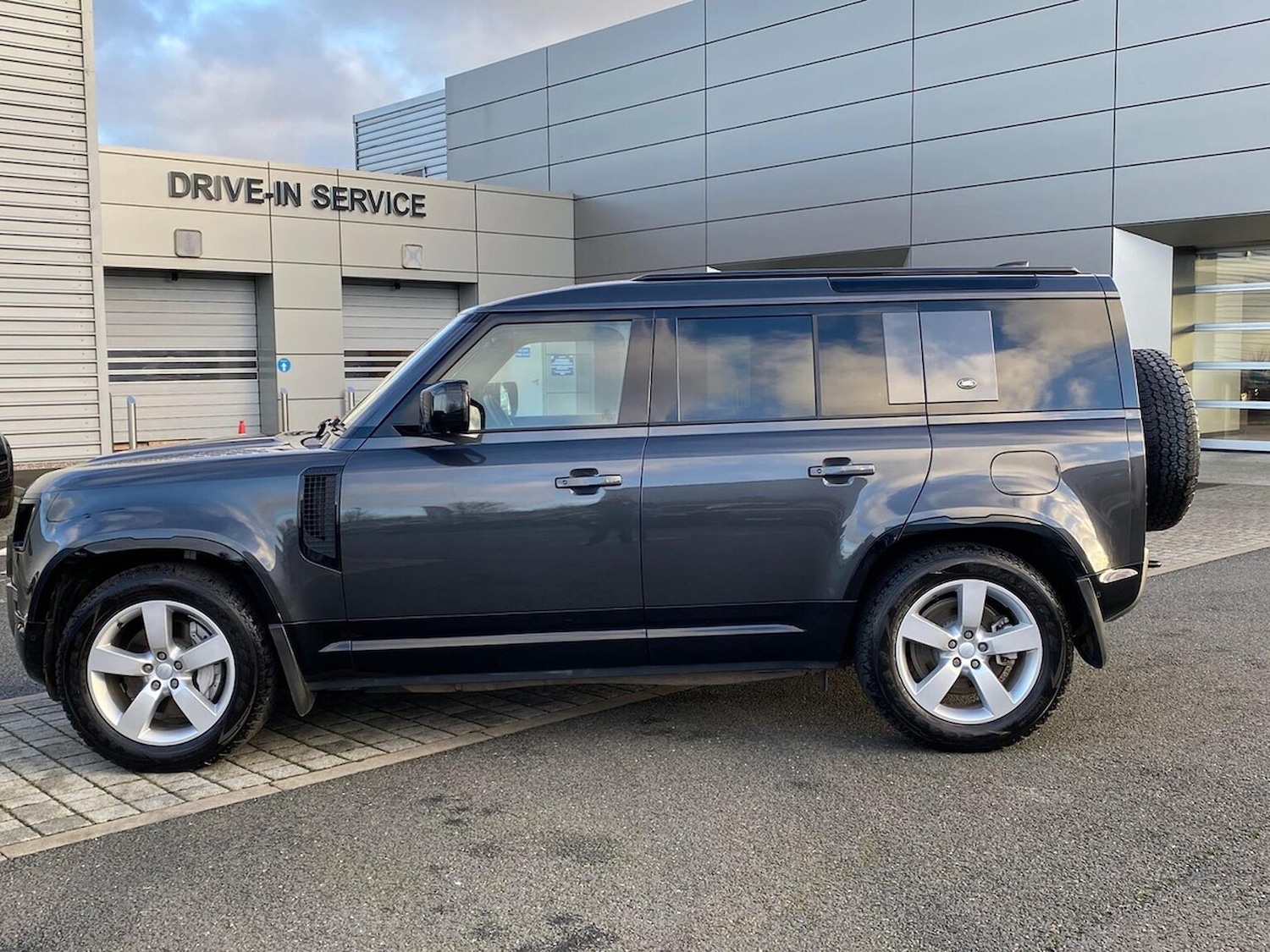 Used Land Rover Defender 2023 for sale - 76957537: Photo 41