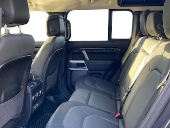 Used Land Rover Defender 2023 for sale - 76957537: Photo