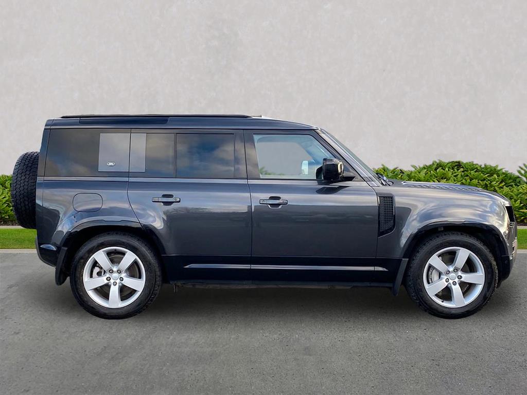 Used Land Rover Defender 2023 for sale - 76957537: Photo 5