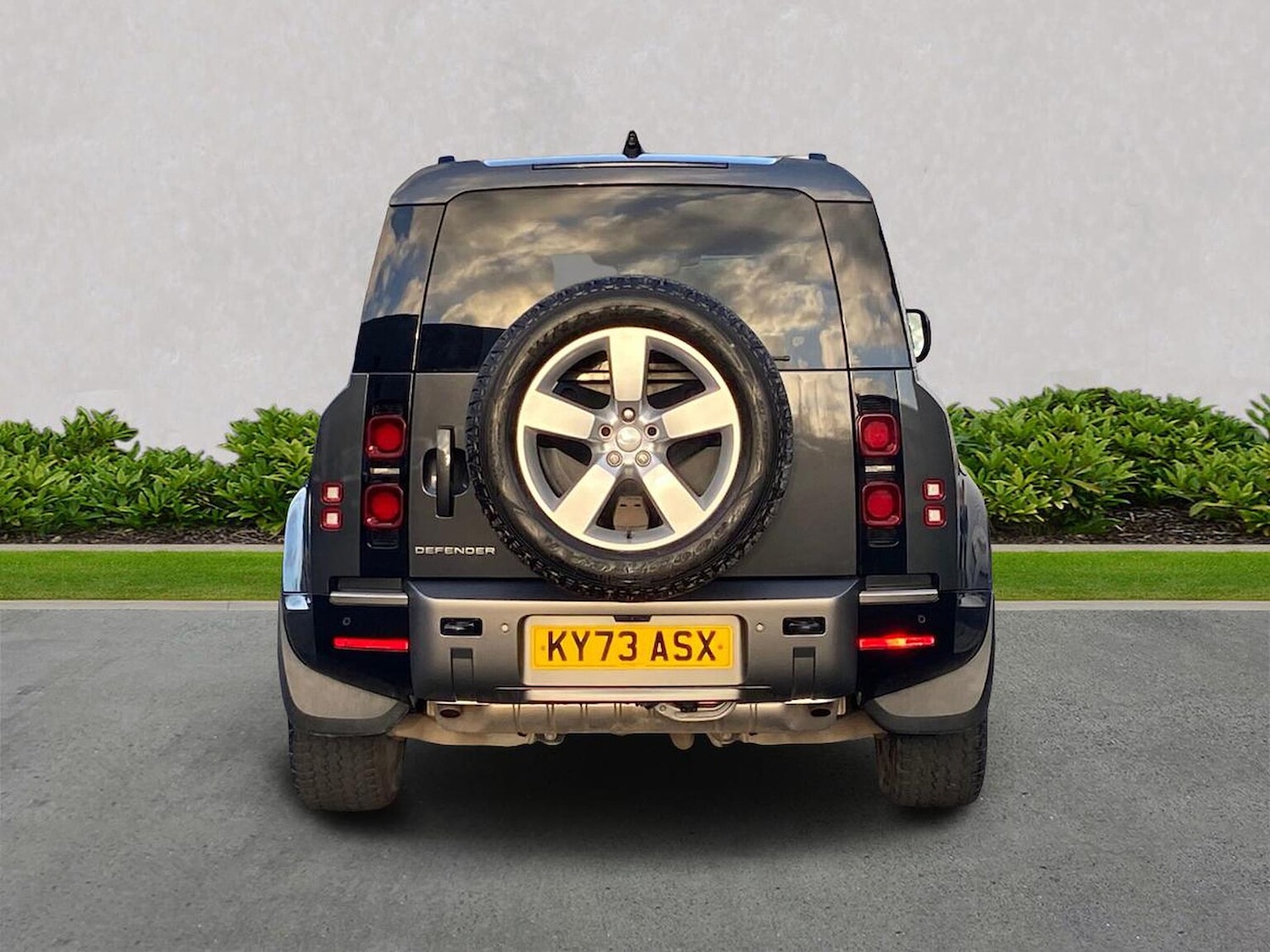 Used Land Rover Defender 2023 for sale - 76957537: Photo 6