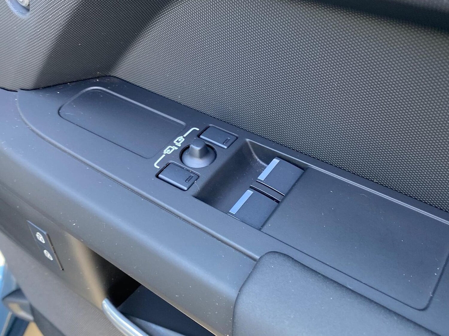 Used Land Rover Defender 2024 for sale - 78193467: Photo 26