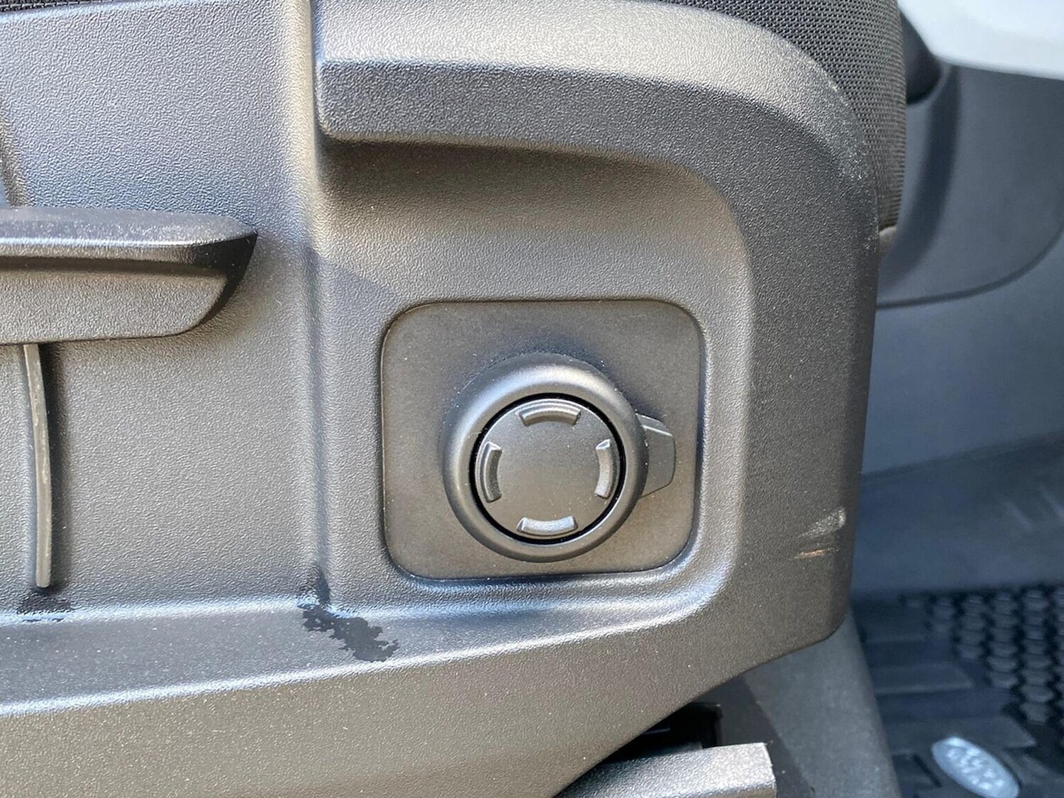 Used Land Rover Defender 2024 for sale - 78193467: Photo 32