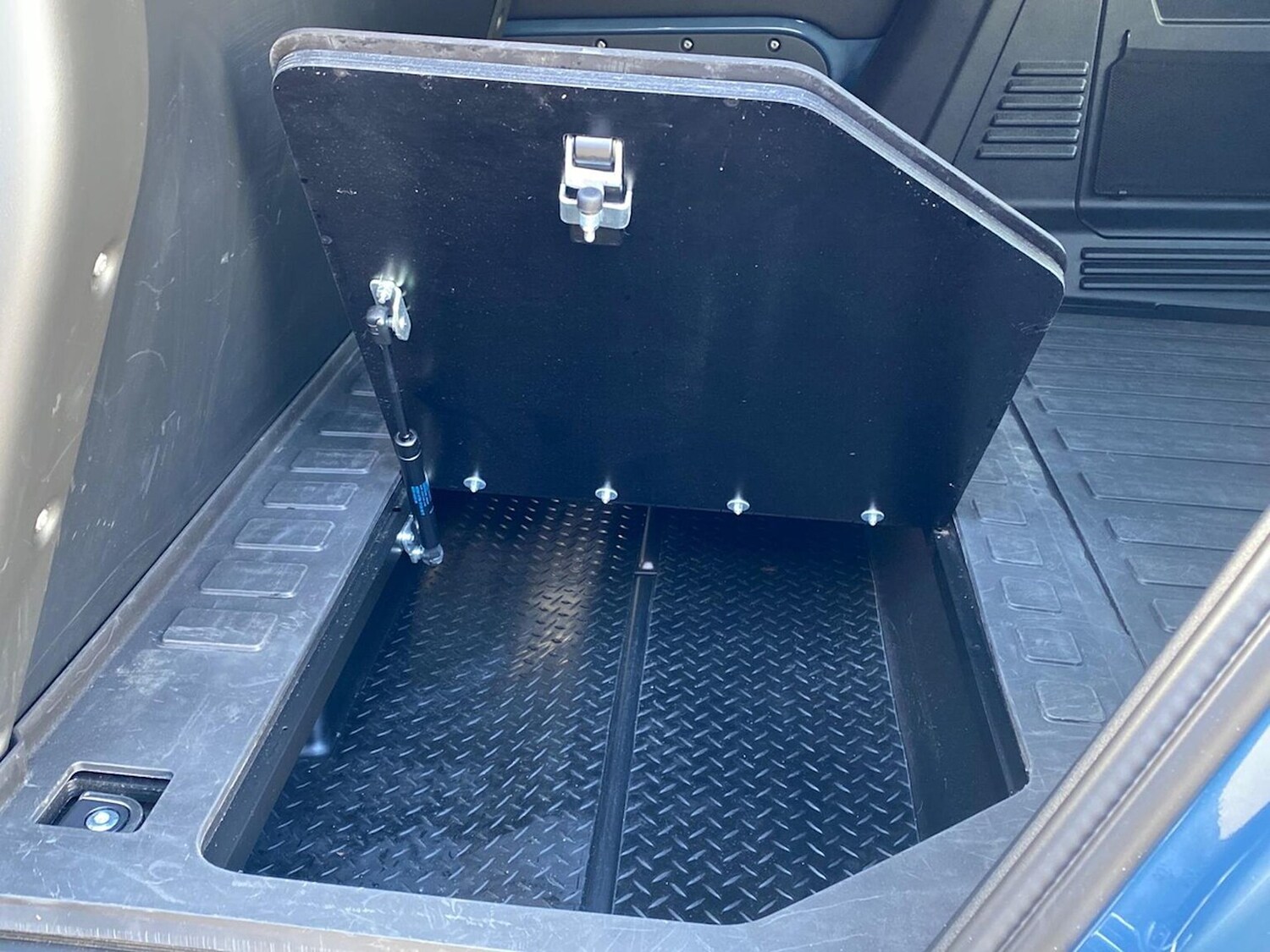 Used Land Rover Defender 2024 for sale - 78193467: Photo 38