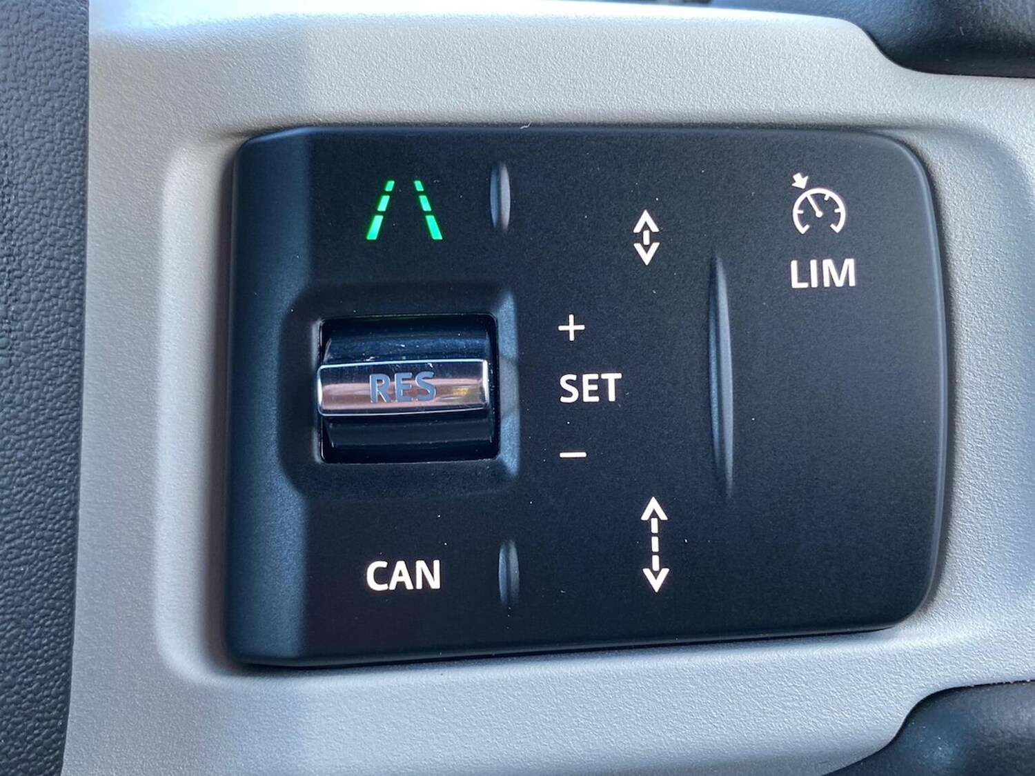 Used Land Rover Defender 2024 for sale - 78193467: Photo 39