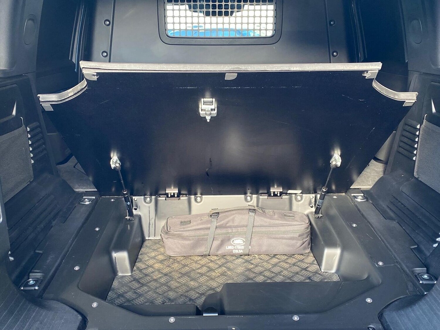 Used Land Rover Defender 2024 for sale - 78193467: Photo 46