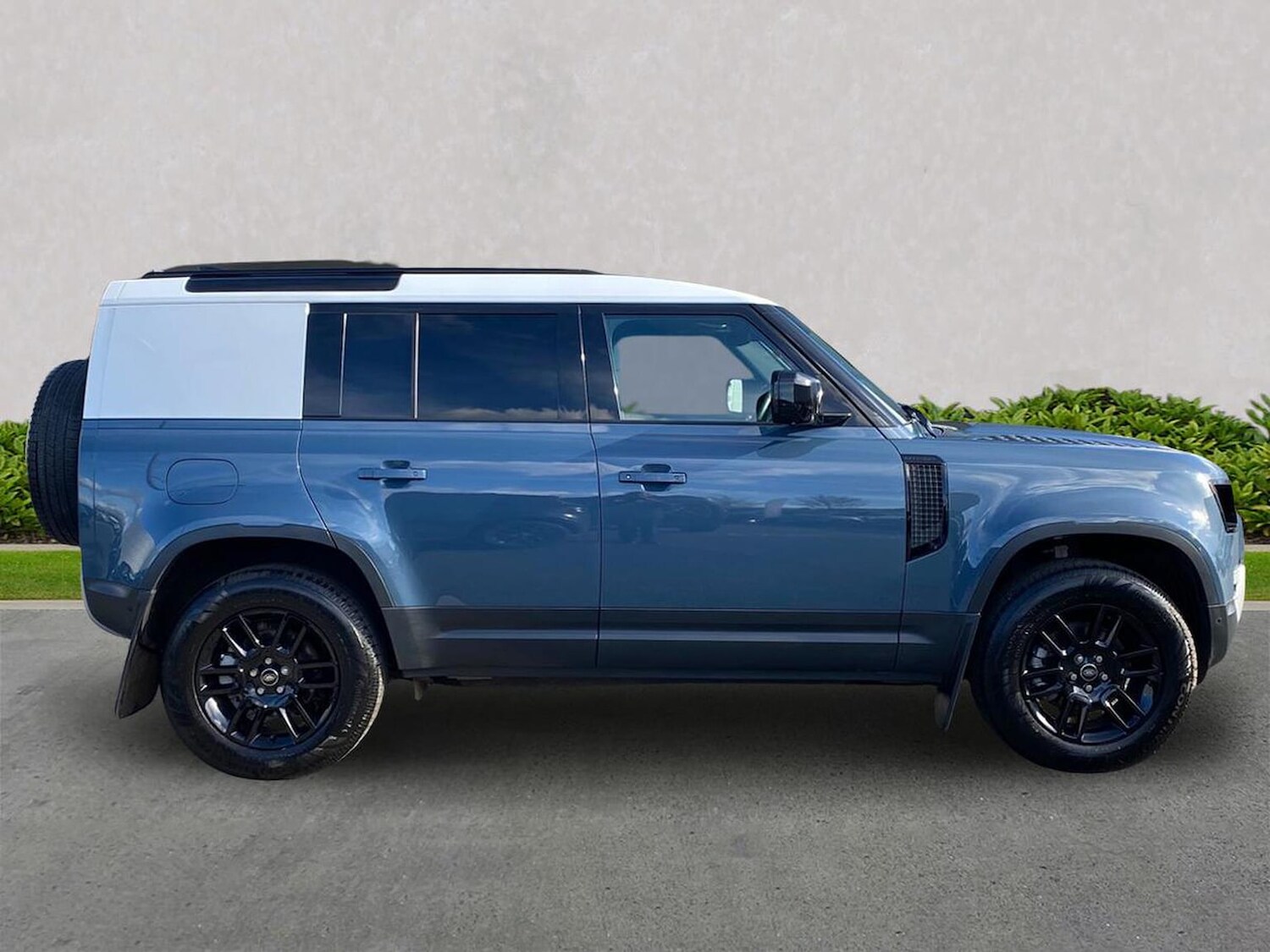 Used Land Rover Defender 2024 for sale - 78193467: Photo 7