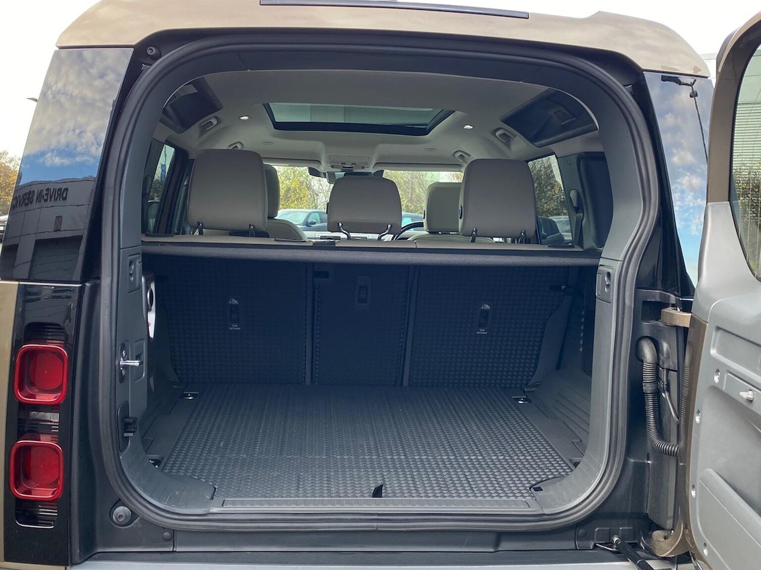 Used Land Rover Defender 2022 for sale - 76751921: Photo 10