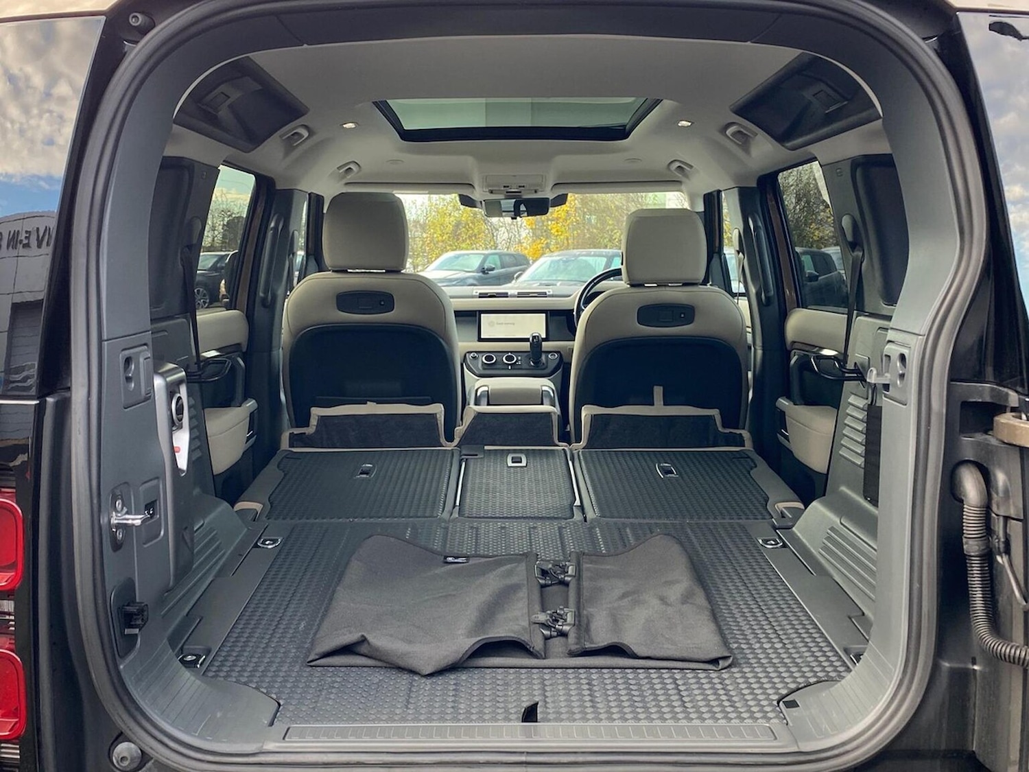 Used Land Rover Defender 2022 for sale - 76751921: Photo 37