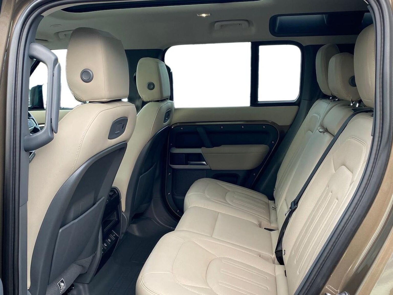 Used Land Rover Defender 2022 for sale - 76751921: Photo 4