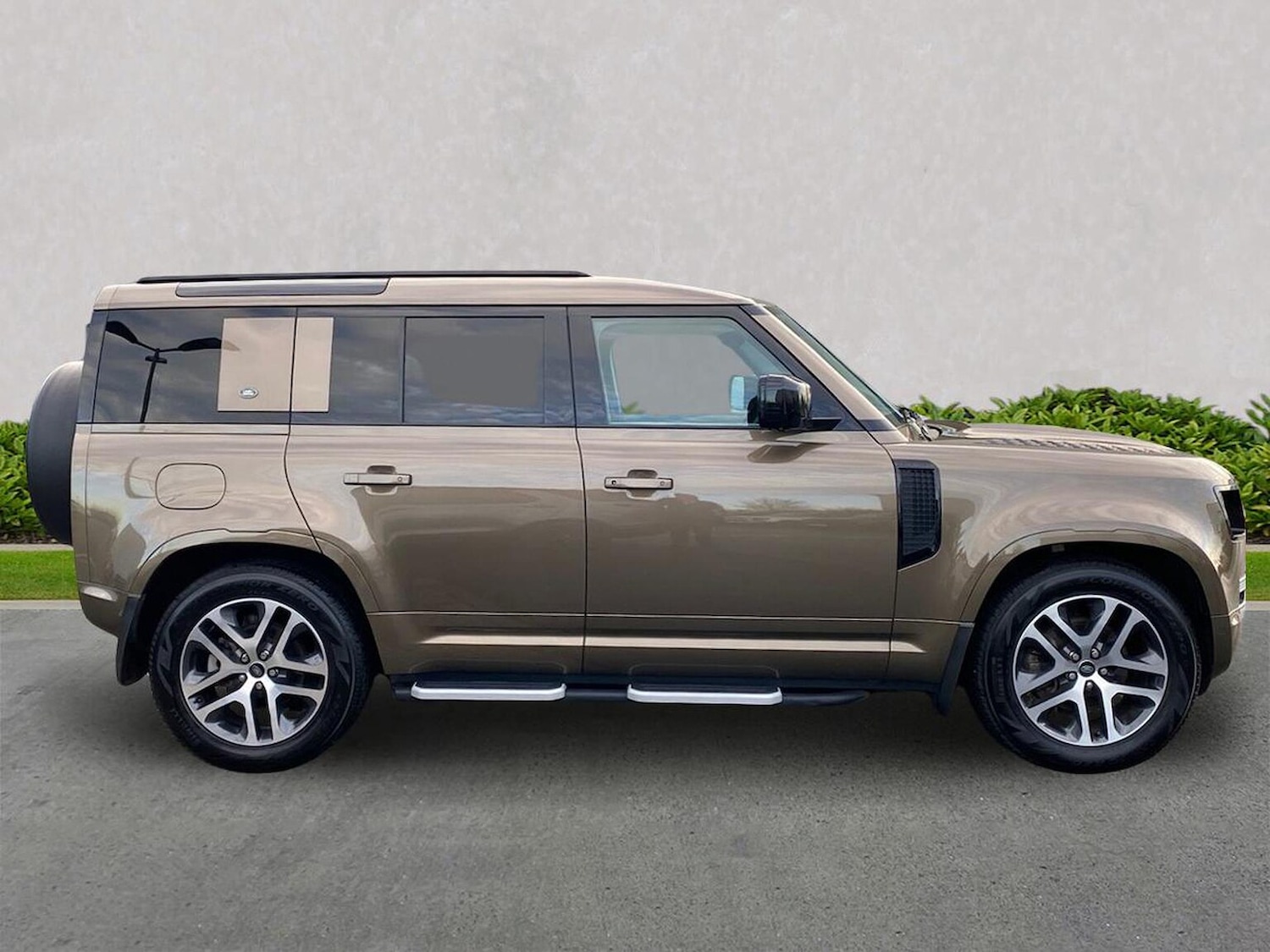 Used Land Rover Defender 2022 for sale - 76751921: Photo 5