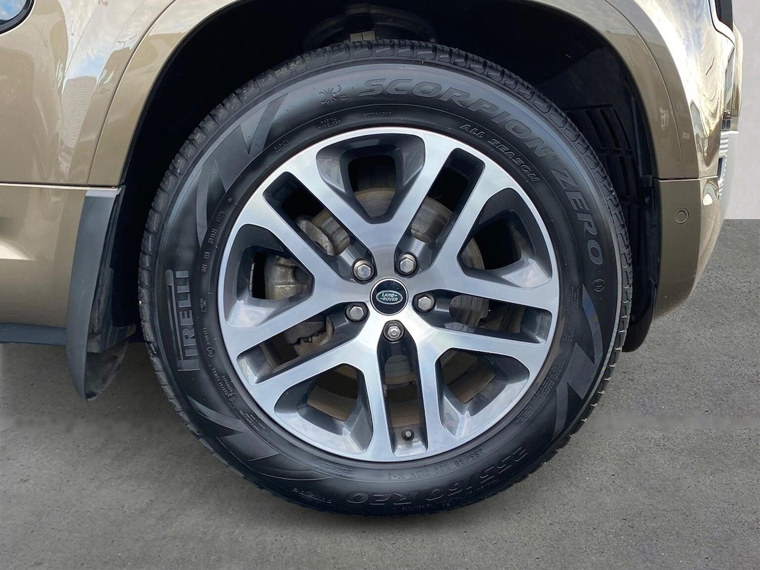 Used Land Rover Defender 2022 for sale - 76751921: Photo 8