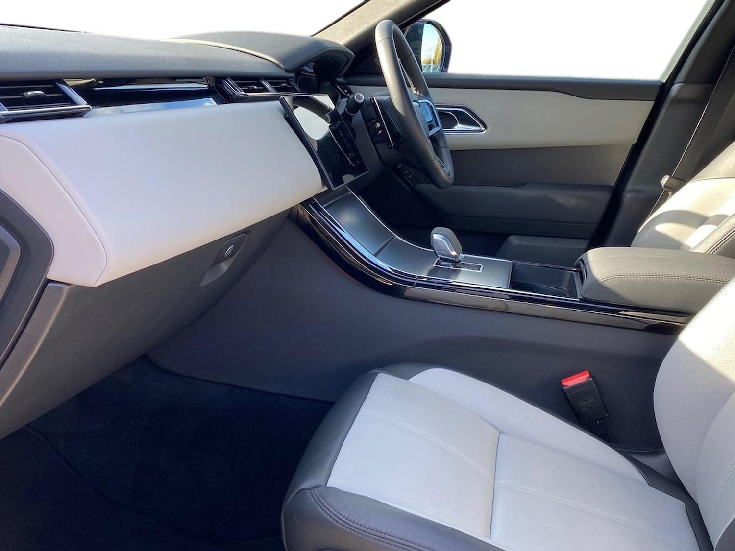 Used Land Rover Range Rover Velar 2024 for sale - 77078034: Photo 5