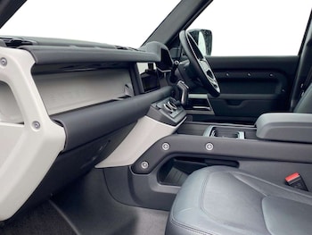 Used Land Rover Defender 2024 for sale - 78317169: Photo