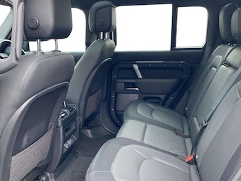 Used Land Rover Defender 2023 for sale - 78317107: Photo