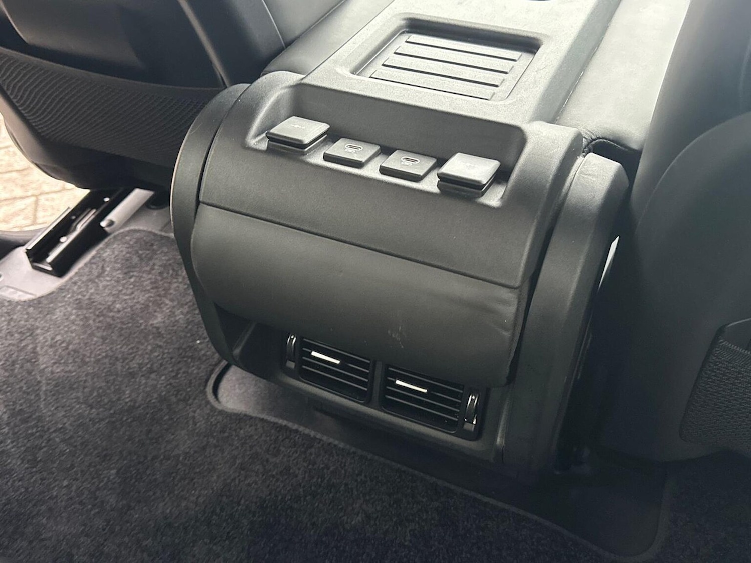 Used Land Rover Defender 2024 for sale - 78018473: Photo 18