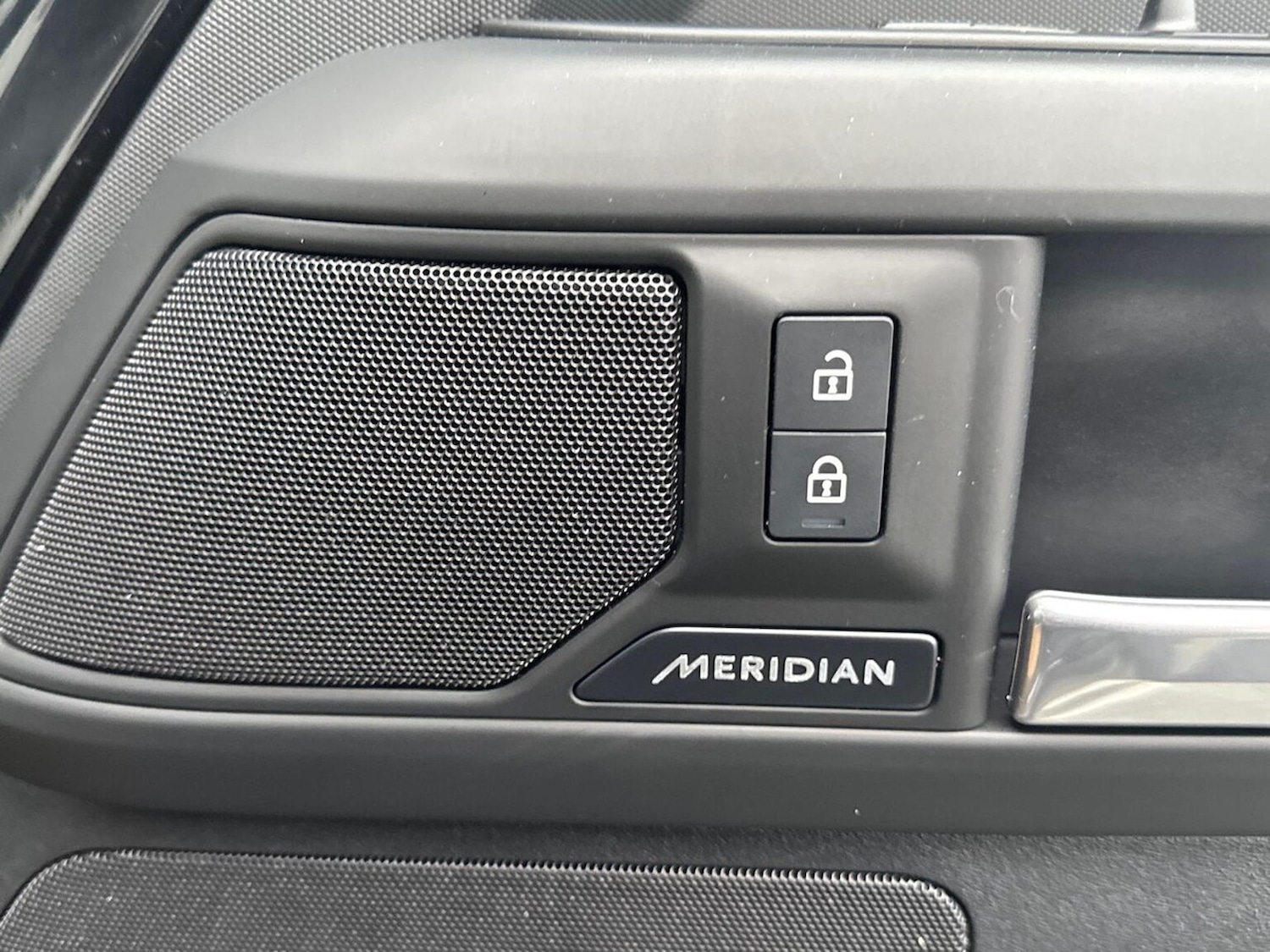 Used Land Rover Defender 2024 for sale - 78018473: Photo 24