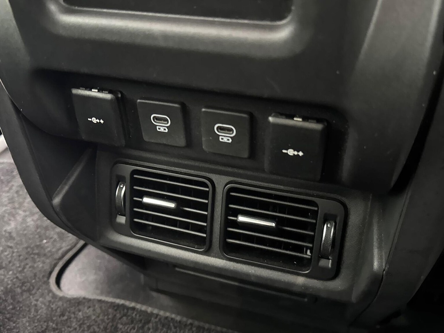 Used Land Rover Defender 2024 for sale - 78018473: Photo 27