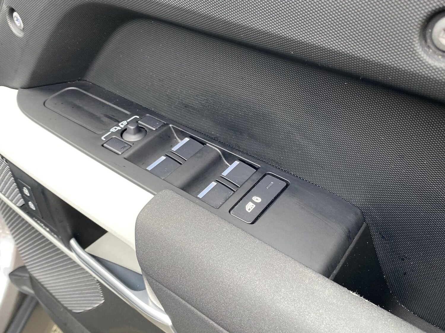 Used Land Rover Defender 2022 for sale - 76559807: Photo 23