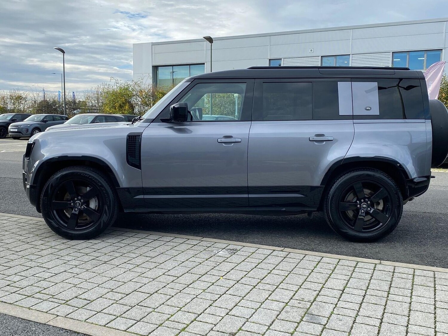 Used Land Rover Defender 2022 for sale - 76559807: Photo 30