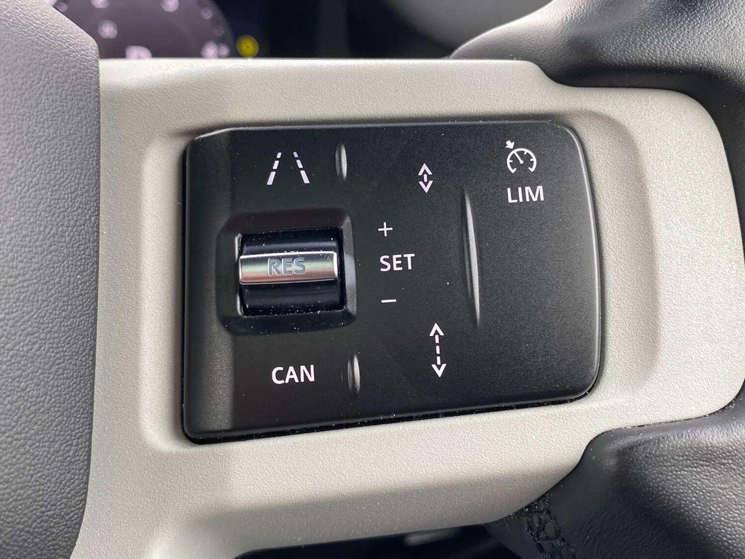 Used Land Rover Defender 2022 for sale - 76559807: Photo 38