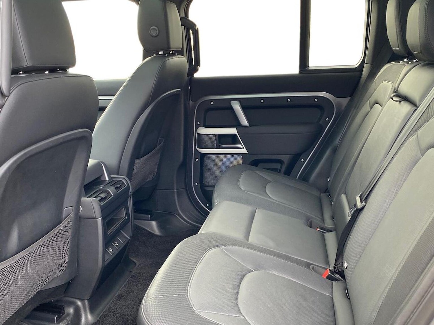 Used Land Rover Defender 2022 for sale - 76559807: Photo 4