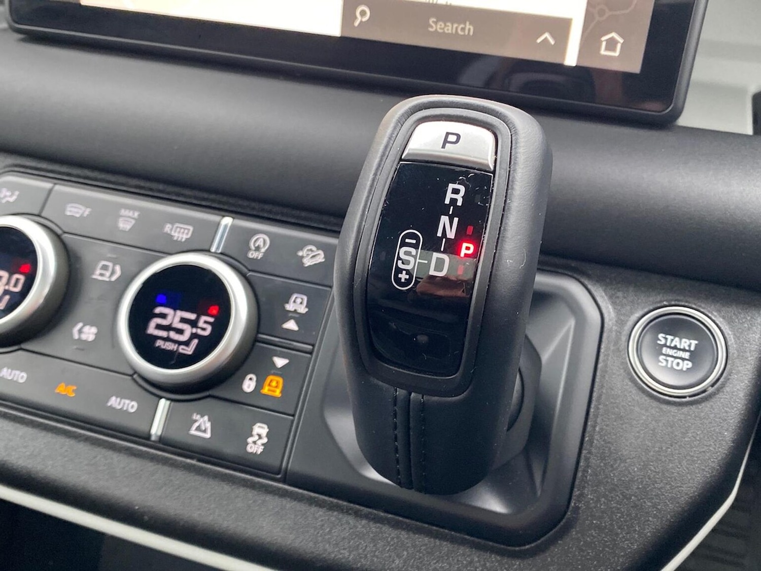 Used Land Rover Defender 2024 for sale - 77946127: Photo 13