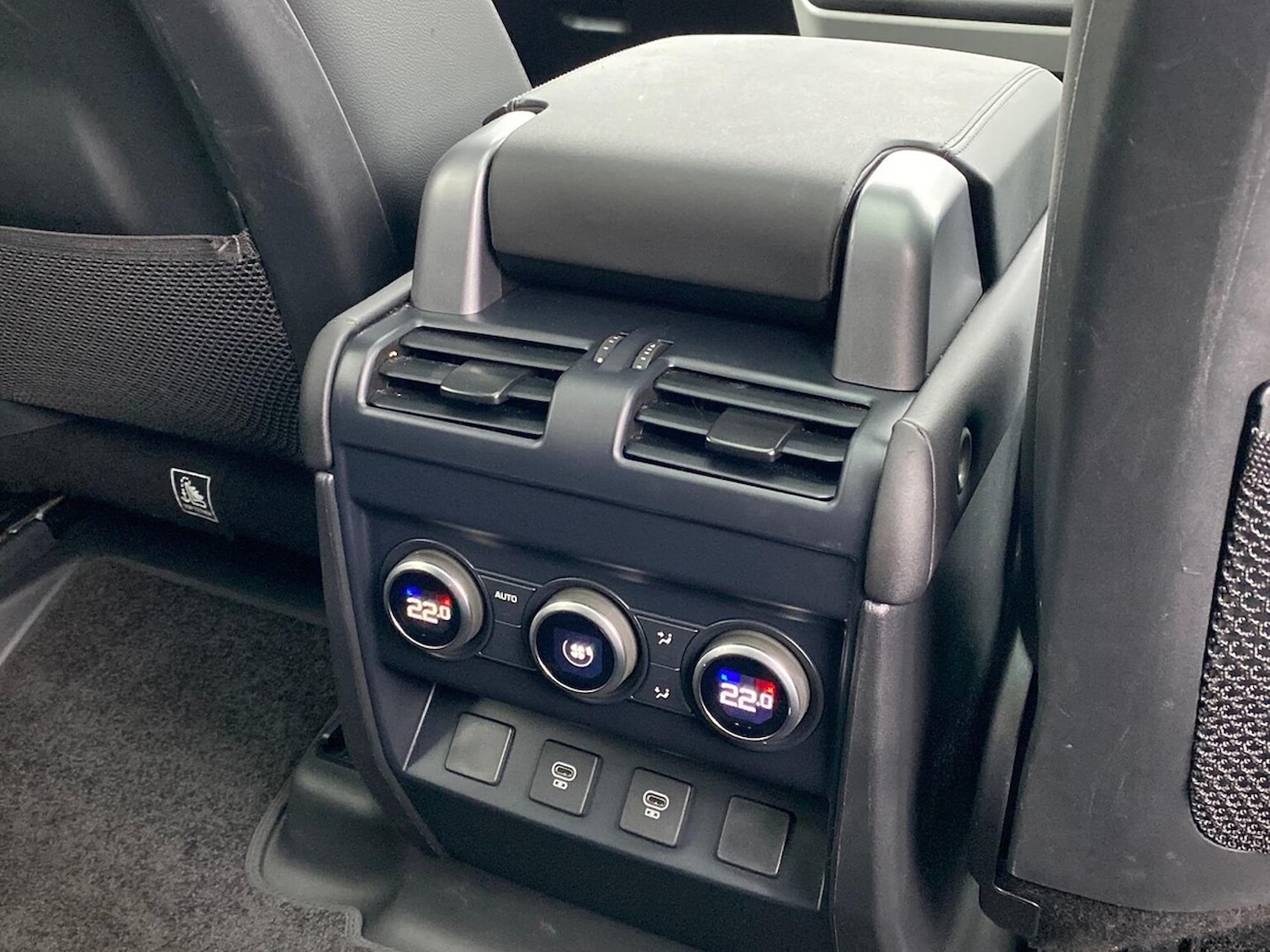 Used Land Rover Defender 2024 for sale - 77946127: Photo 18