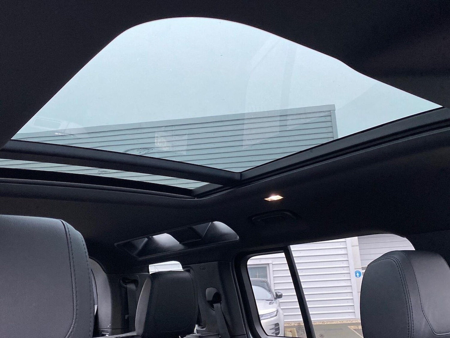 Used Land Rover Defender 2024 for sale - 77946127: Photo 21