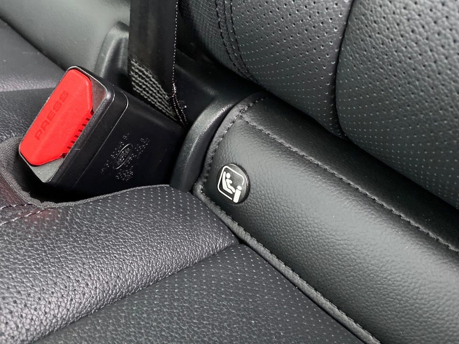 Used Land Rover Defender 2024 for sale - 77946127: Photo 37