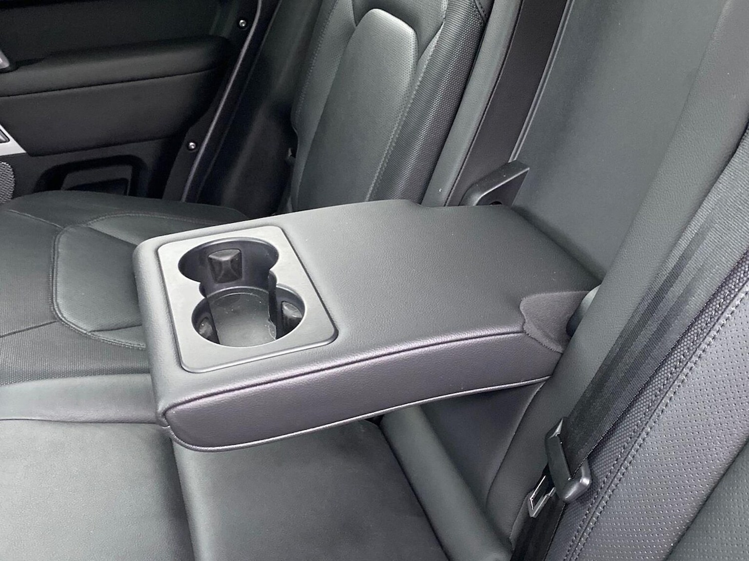 Used Land Rover Defender 2024 for sale - 77946127: Photo 38