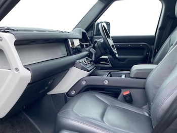 Used Land Rover Defender 2024 for sale - 77946127: Photo