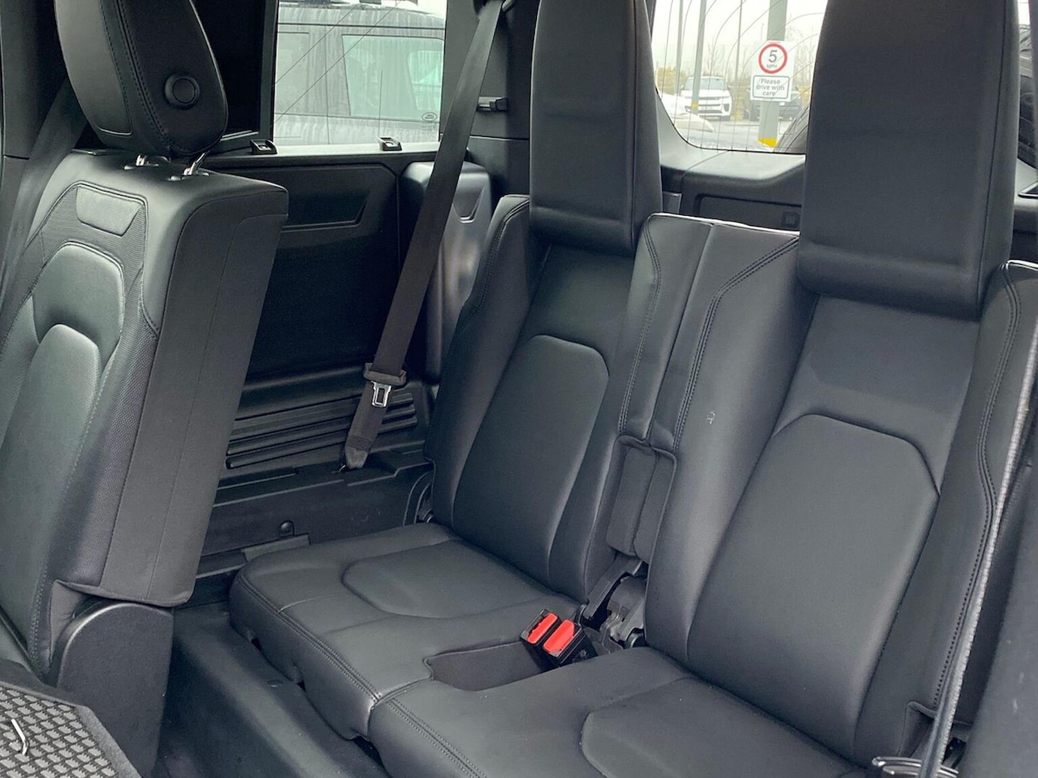 Used Land Rover Defender 2024 for sale - 77946127: Photo 40