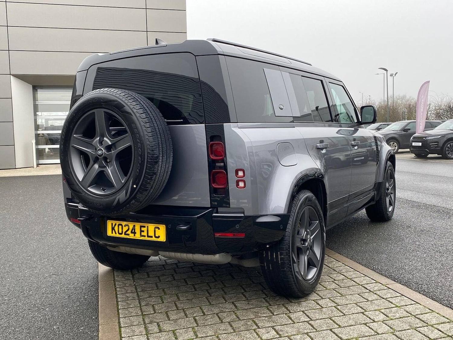 Used Land Rover Defender 2024 for sale - 77946127: Photo 41