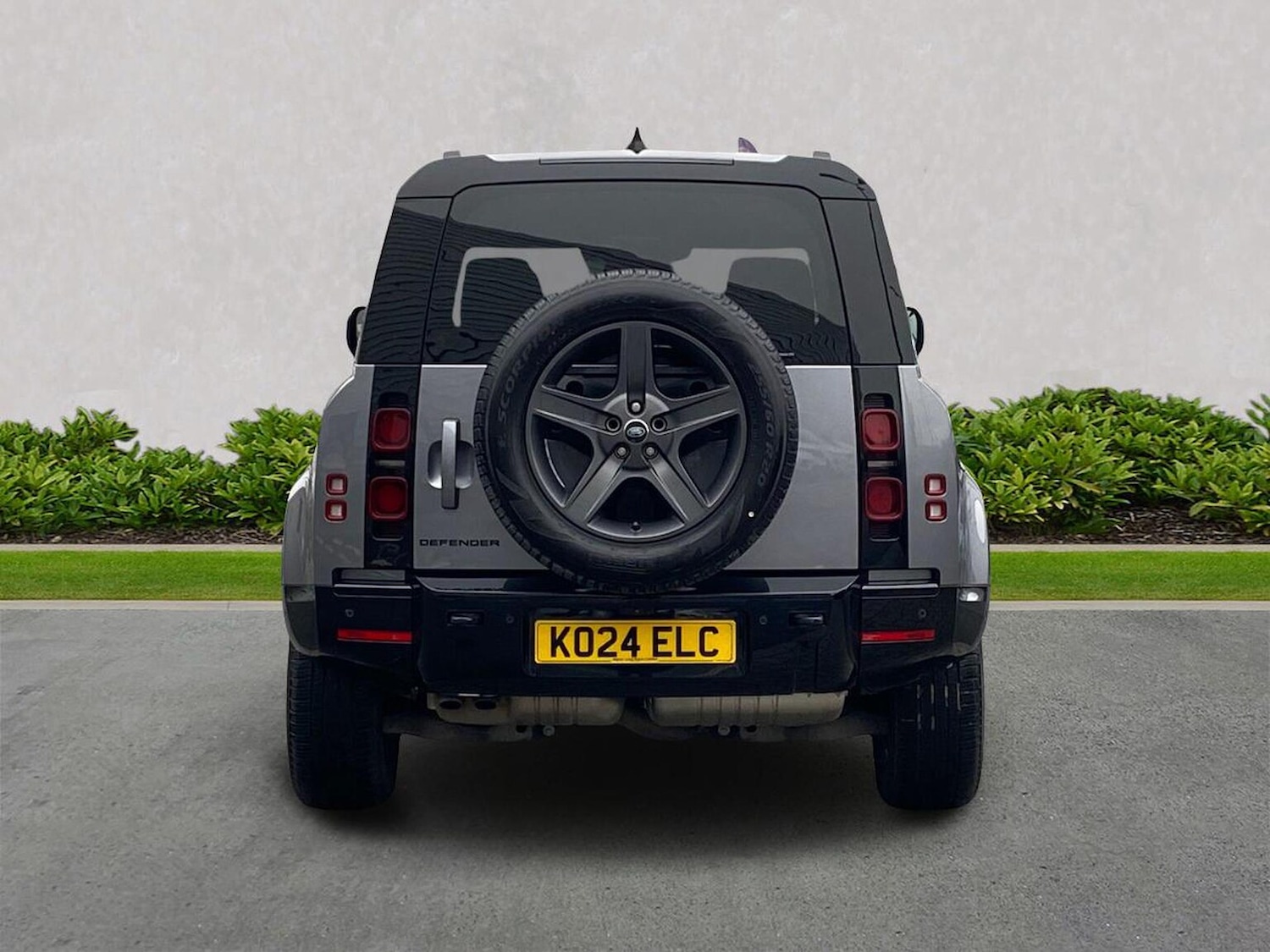 Used Land Rover Defender 2024 for sale - 77946127: Photo 6