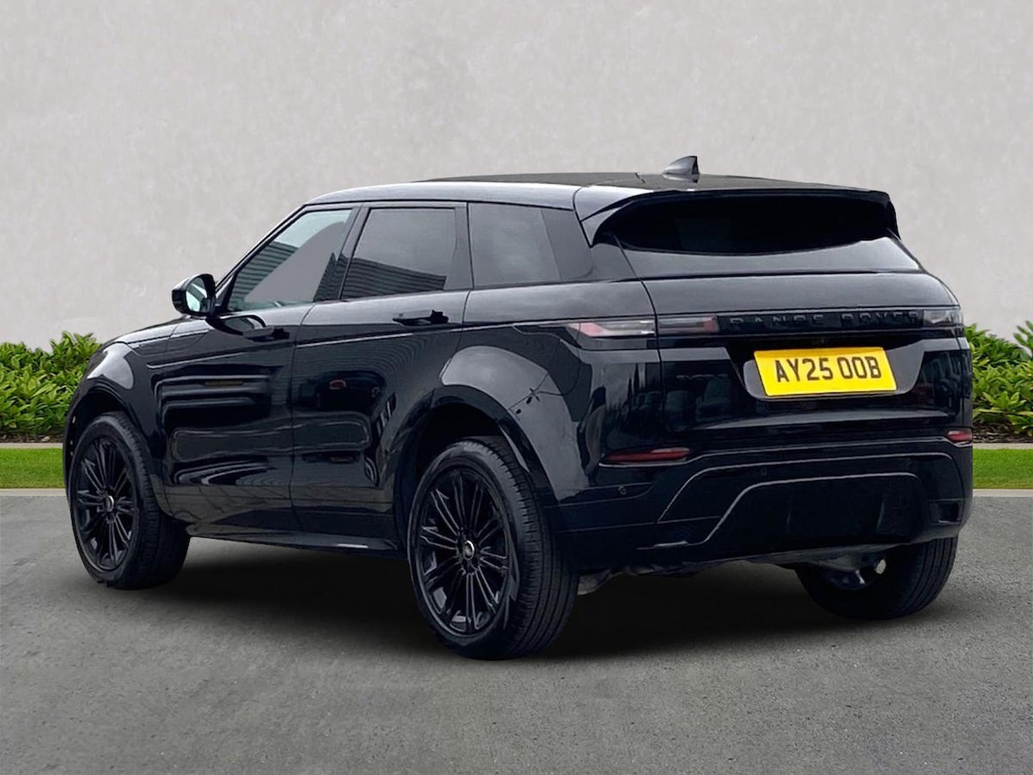 Used Land Rover Range Rover Evoque 2025 for sale - 75994918: Photo 2