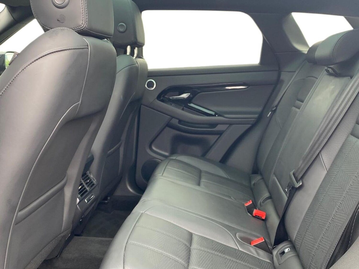 Used Land Rover Range Rover Evoque 2025 for sale - 75994918: Photo 4