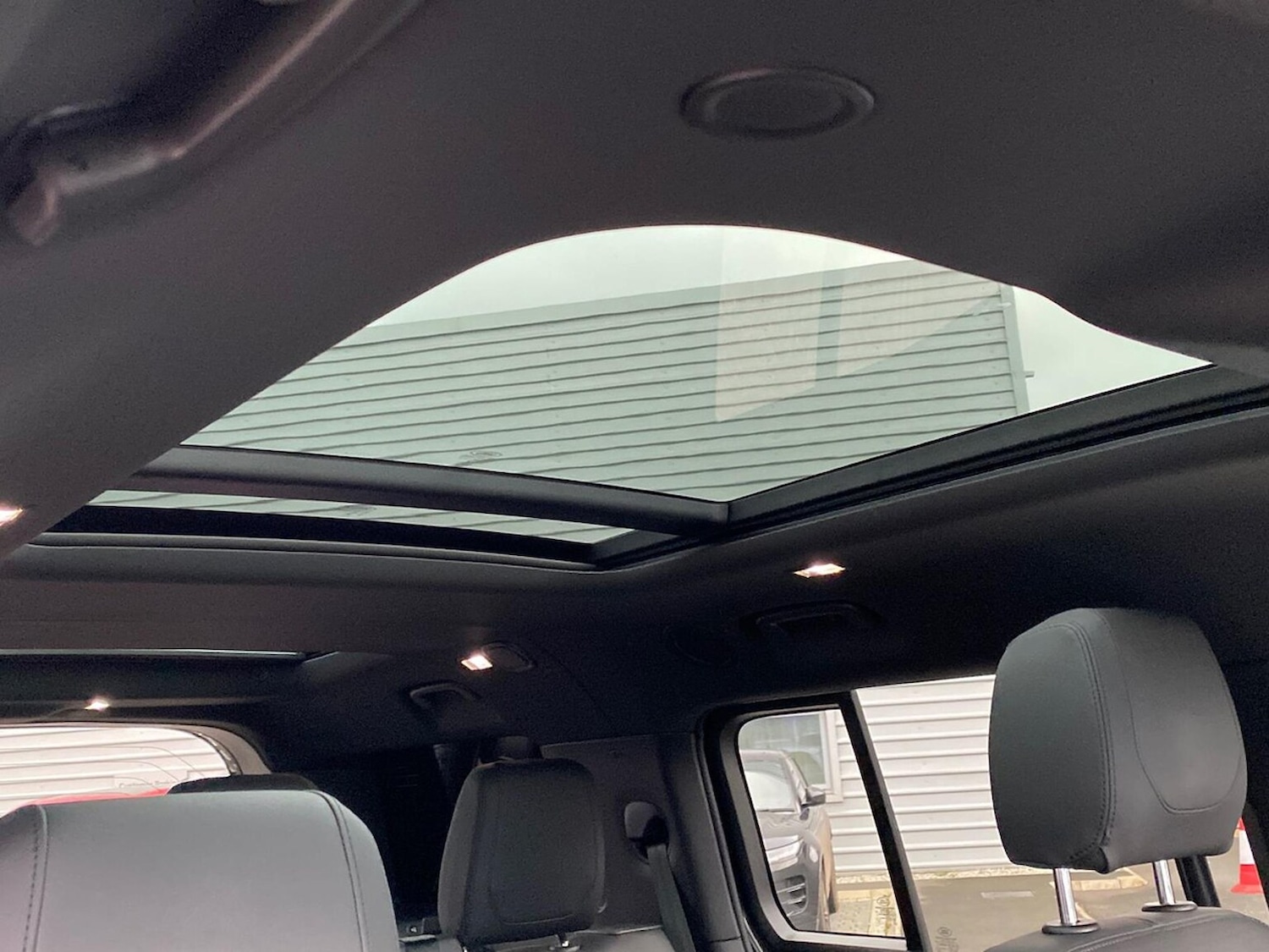 Used Land Rover Defender 2024 for sale - 76957538: Photo 21