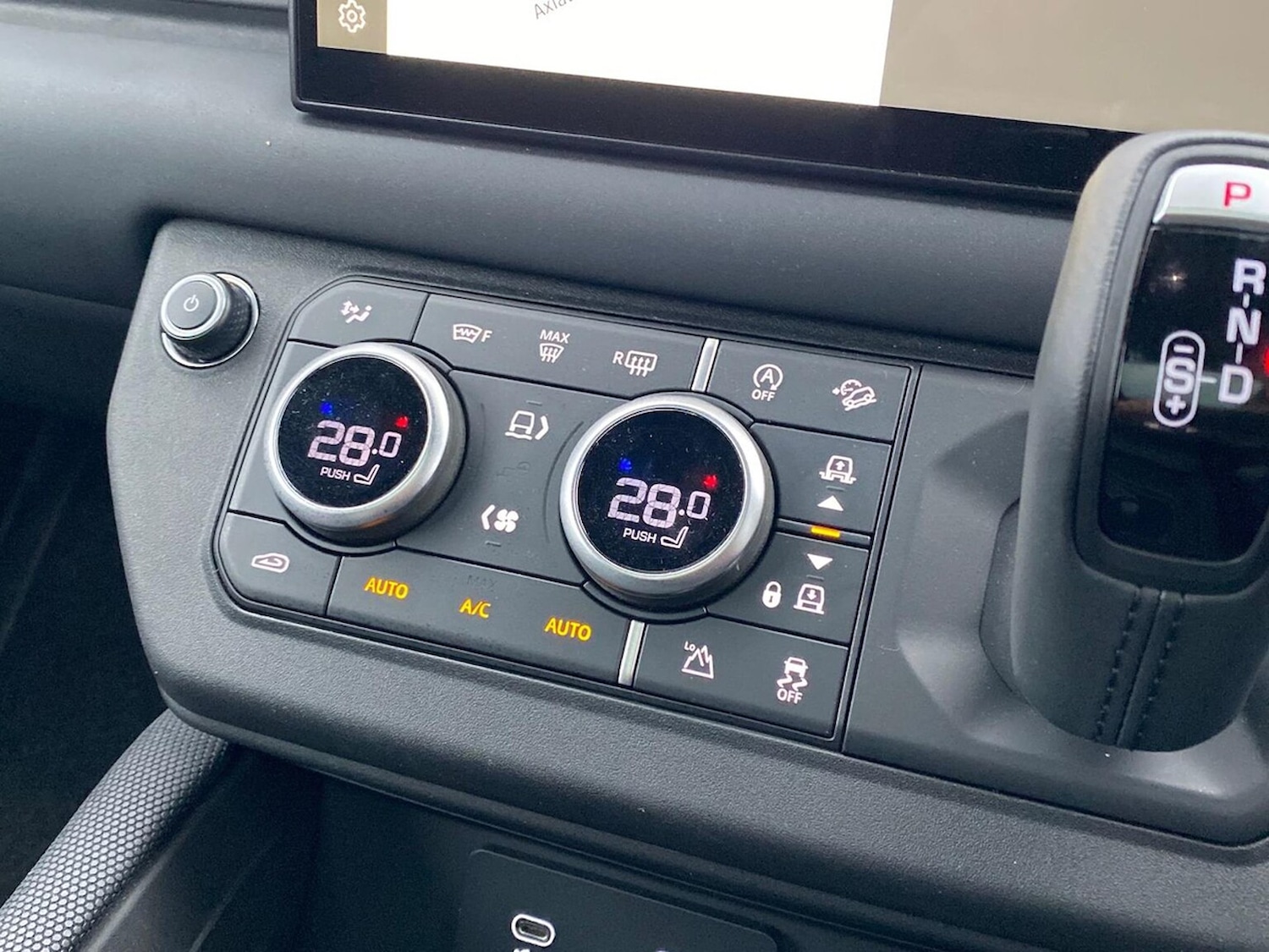 Used Land Rover Defender 2024 for sale - 76957538: Photo 22