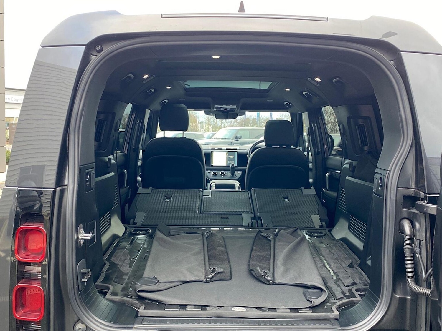 Used Land Rover Defender 2024 for sale - 76957538: Photo 32