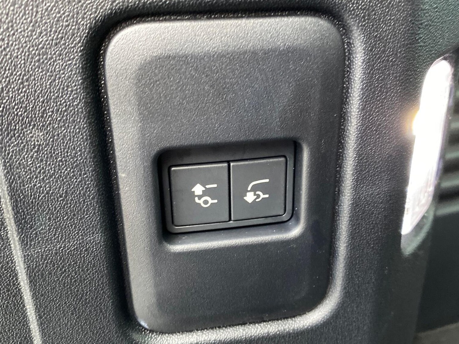 Used Land Rover Defender 2024 for sale - 76957538: Photo 33