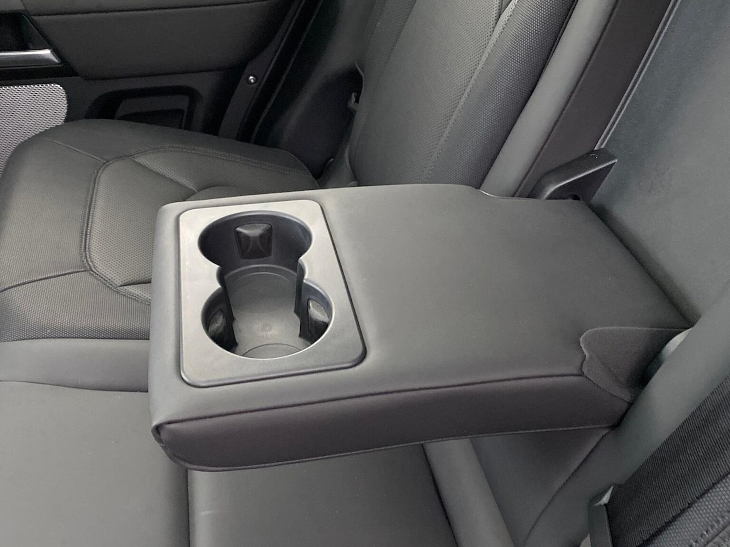 Used Land Rover Defender 2024 for sale - 76957538: Photo 36