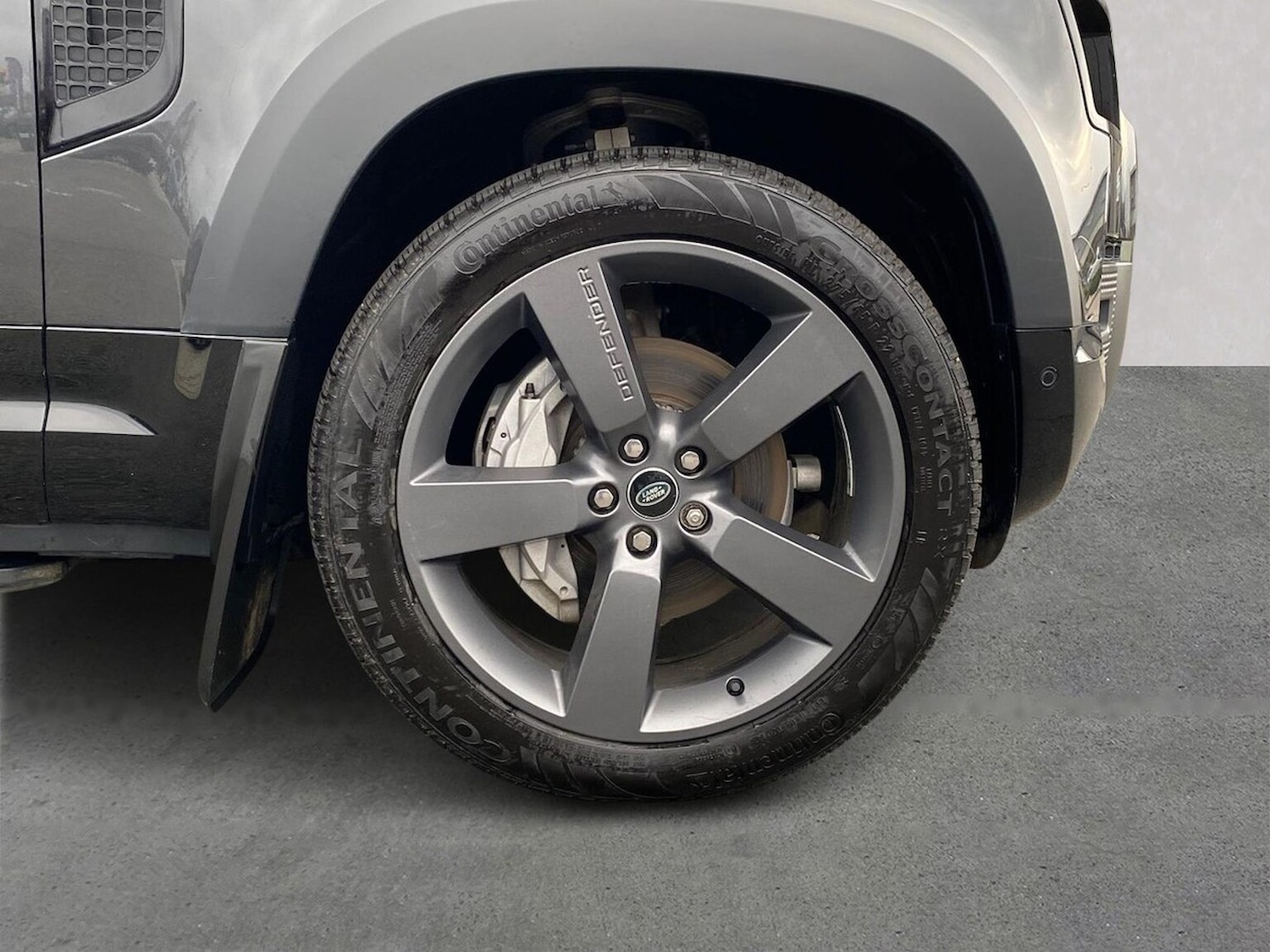 Used Land Rover Defender 2024 for sale - 76957538: Photo 8