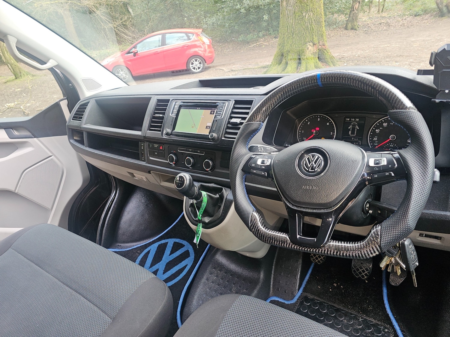 Used Volkswagen Transporter 2017 for sale - 78131867: Photo 10