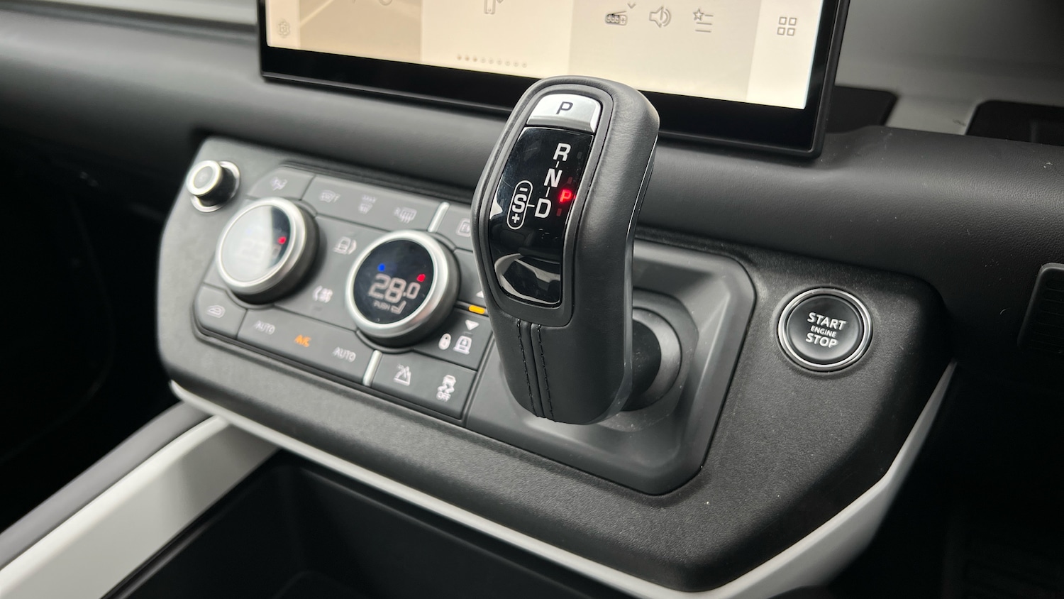 Used Land Rover Defender 2024 for sale - 77610387: Photo 13